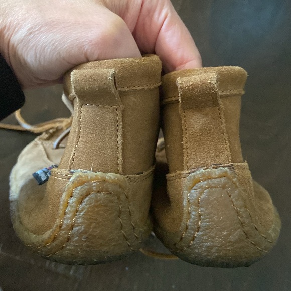 PATAGONIA EUC chukka boots brown suede size 7.5 oatmeal sole - Picture 5 of 7